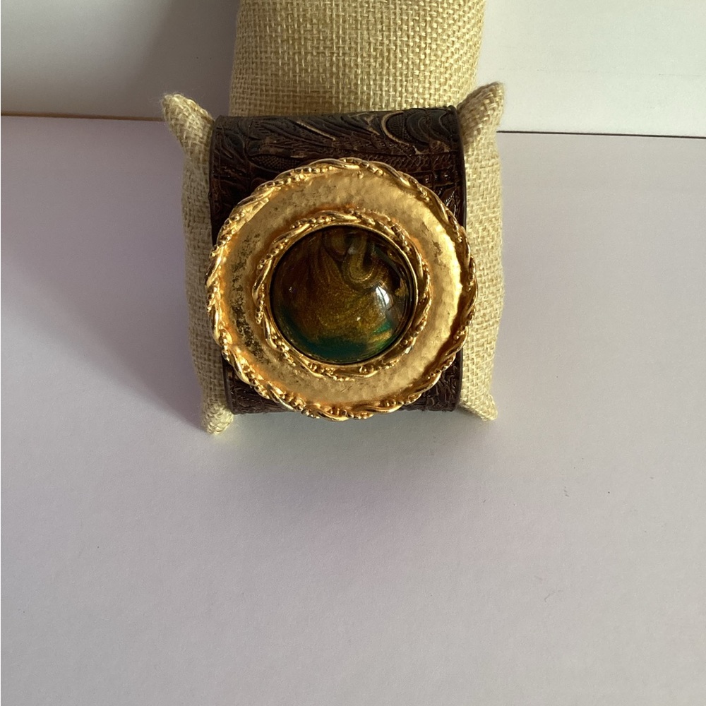 Vintage Cuff Bracelet - Picture 6 of 8